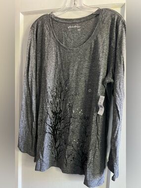 Eddie Bauer Women’s Long Sleeve Graphic Tee – Gray